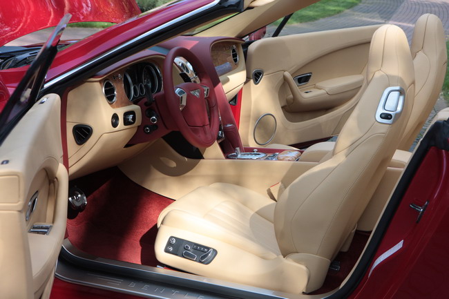 Новый кабриолет Bentley Continental GTC V8