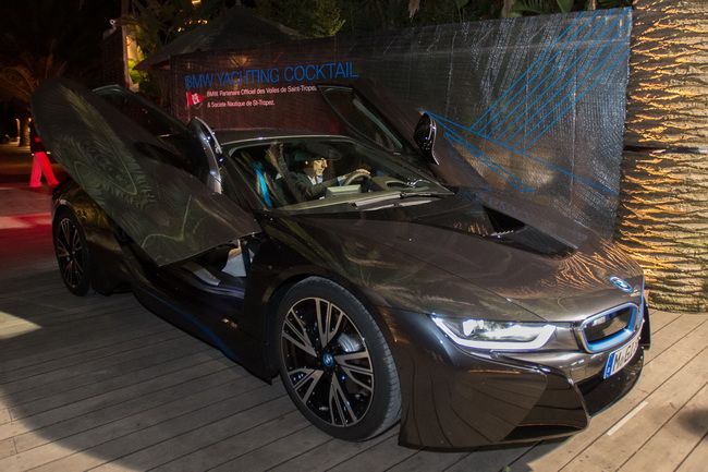 Украшением праздника спорта и скорости стала презентация нового гибридного спорткара BMW i8