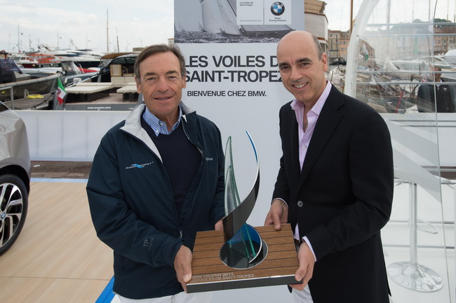 Приз BMW Trophy получил сэр Линдсей Оуэн-Джонс, владелец и рулевой инновационной яхты Magic Carpet 3, победившей в классе Wally