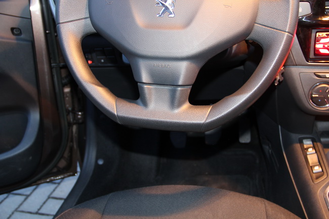 Тест-драйв Peugeot 301