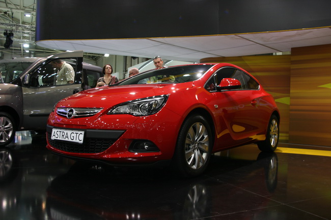 новые автомобили Opel на SIA 2012