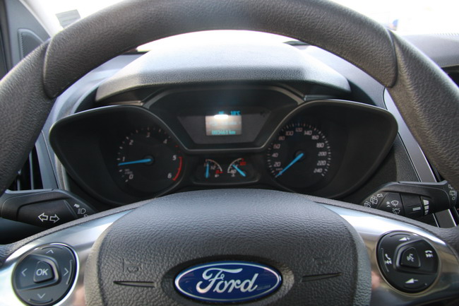 тест-драйв нового автомобиля Ford Transit Сonnect