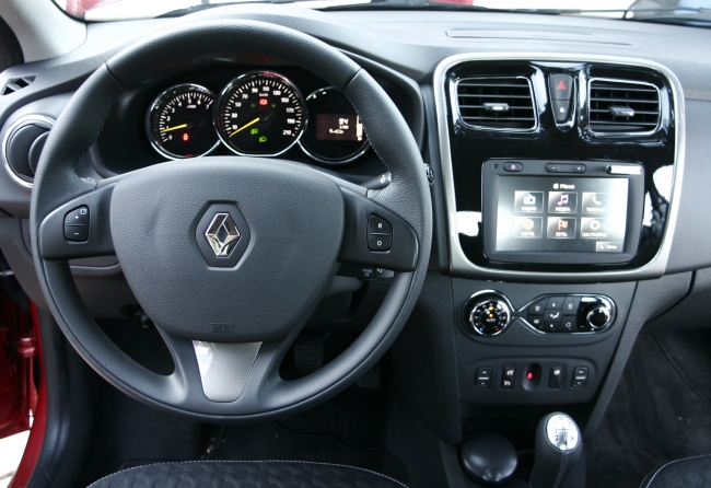 Renault Logan & Sandero test
