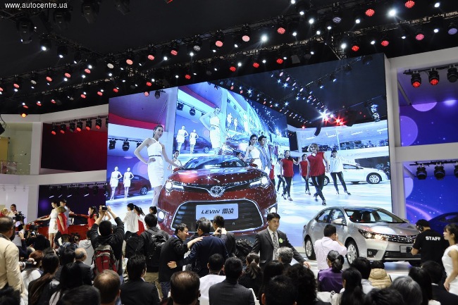 Пекинский автосалон 2014: седаны Toyota Corolla 