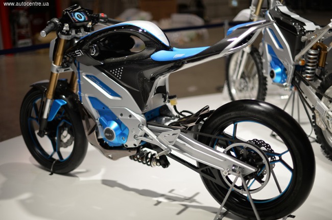 Мотоциклы Yamaha переходят на электротягу
