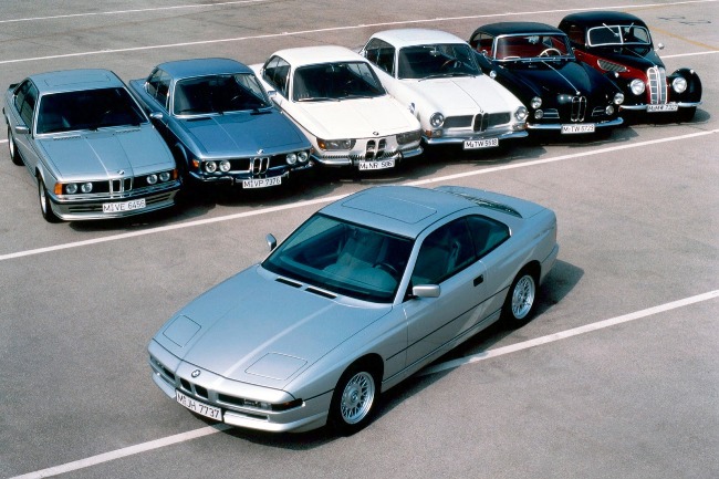 BMW собрала более сотни купе 8 Series вместе