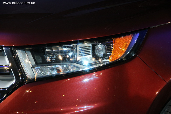 Ford Edge приедет в Украину в 2015 году Ford Edge приедет в Украину в 2015 году