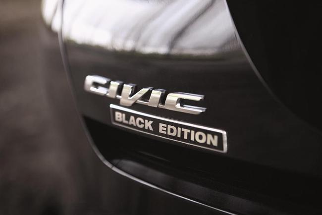 Новый Civic перешла на тёмную сторону