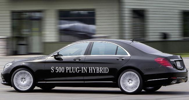 Стала известна дата старта продаж Mercedes S500 Hybrid