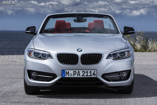 В Париже презентуют новый кабриолет BMW 2-серии