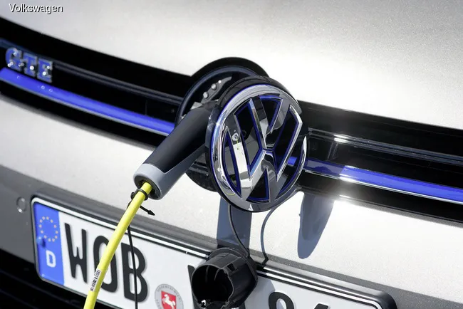 Volkswagen выводит на европейский рынок гибридный Golf GTE