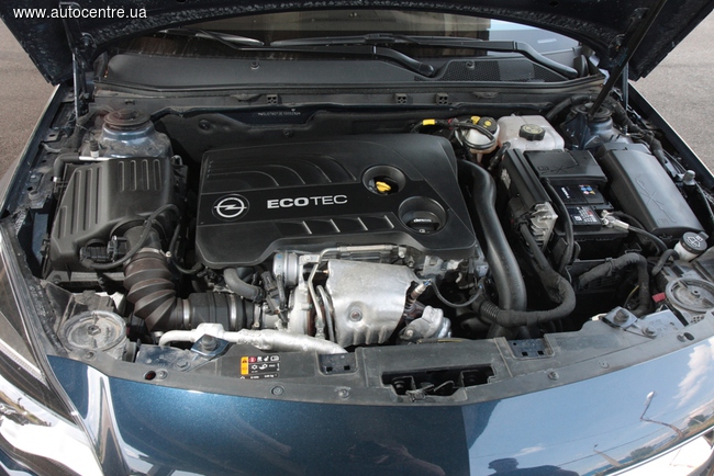 У нас на тесте: Mazda 6 & Opel Insignia