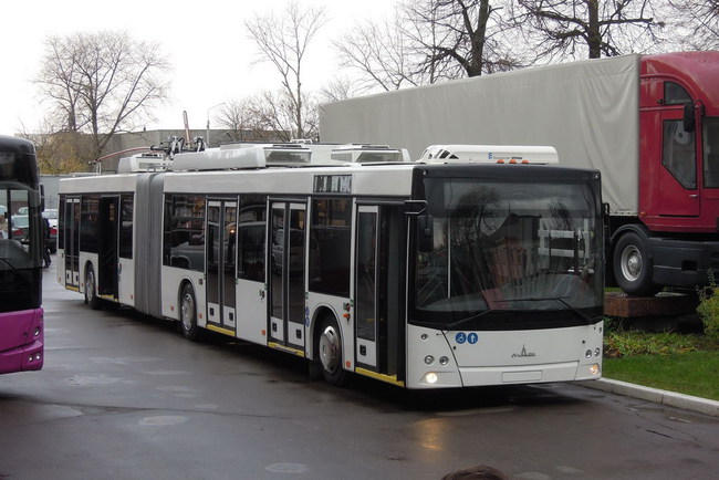Троллейбус МАЗ-215Т