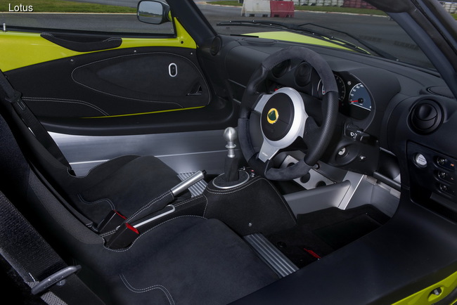 Lotus подготовил «дорожную» версию гоночного купе Elise S Cup R