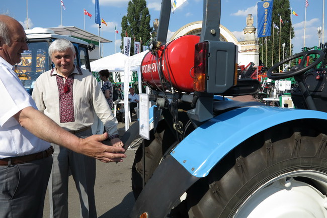 Трактор на газе получил мотор от ЗАЗ Sens