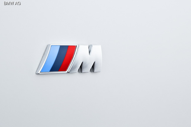 Компания BMW официально представила новое поколения 7-Series