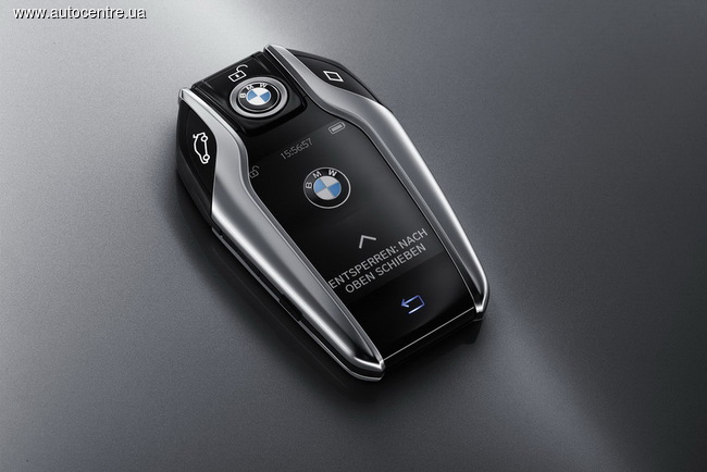 Компания BMW презентовала новый крутой брелок для 7-й серии 