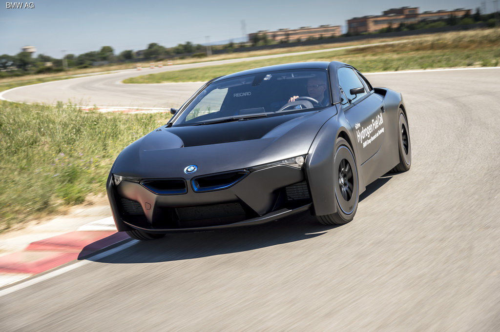 Компания BMW создала спорткар на водороде