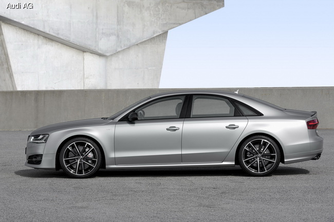Audi представила топ-версию седана S8