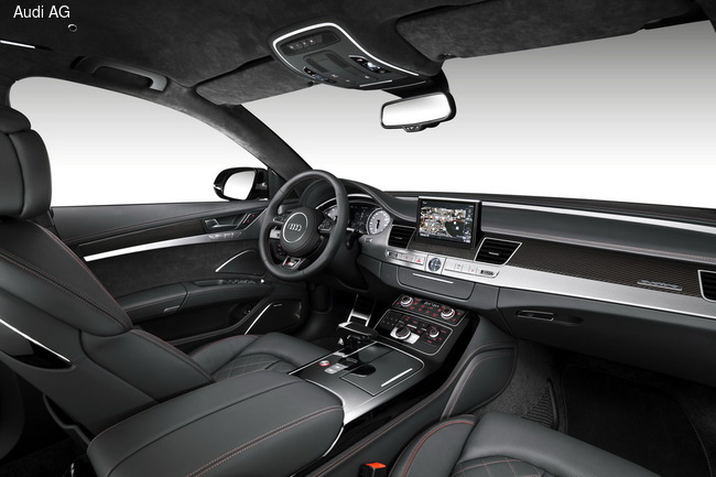 Audi представила топ-версию седана S8
