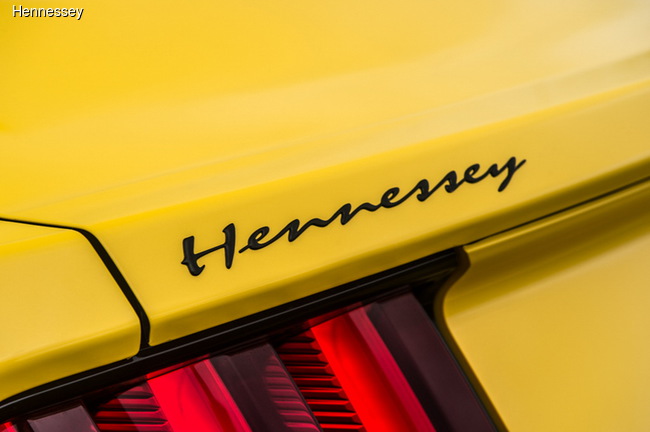 Hennessey Mustang разогнали свыше 300 км (+ВИДЕО)