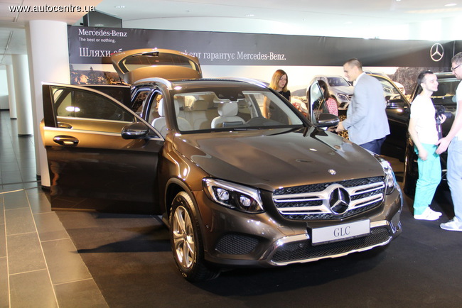Трио новых Mercedes-Benz уже в Украине