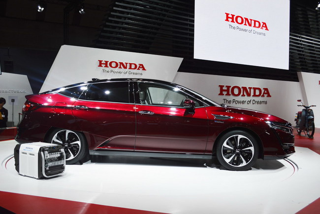 Водородная Honda Clarity Fuel Cell