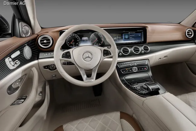 Mercedes-Benz E-Class получил революционный дизайн салона