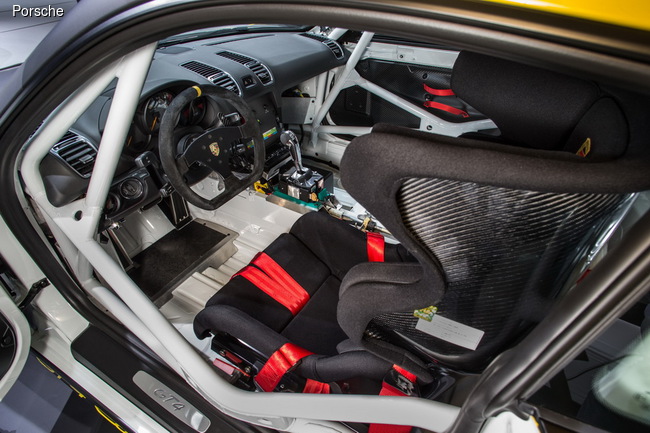 Porsche Cayman GT4 Clubsport готов к бою (+ВИДЕО)