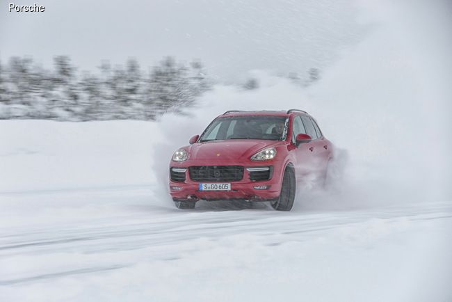Porsche Performance Drive: Ледовый пик