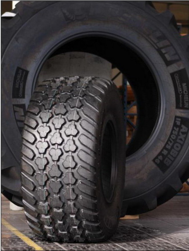 Компания Michelin разработала новую шину CargoXBib Heavy Duty для фермеров