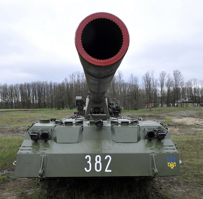 Новые образцы артиллерии и бронетехники показали под Киевом