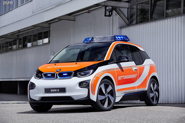 BMW представила спасательную технику на выставке RETTmobil 2016