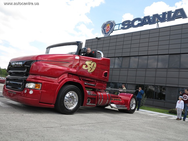 125-летие Scania отметили выставкой интересных грузовиков