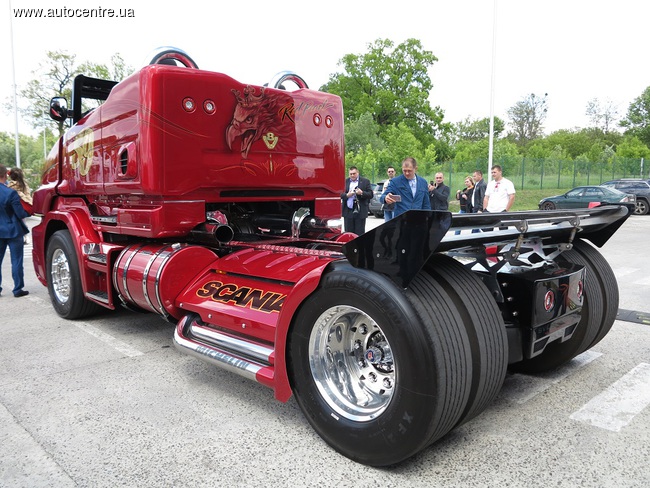 125-летие Scania отметили выставкой интересных грузовиков