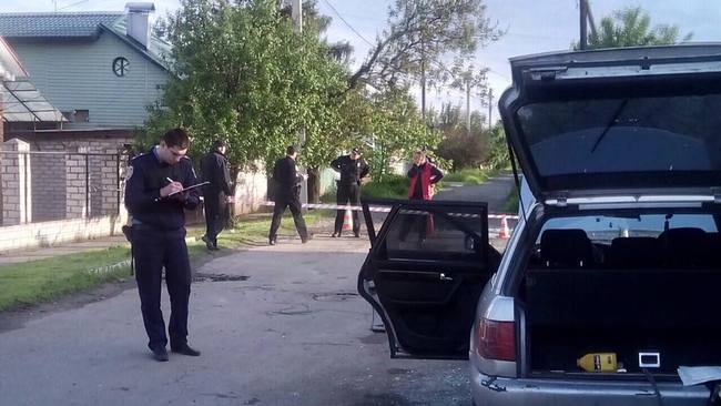 Водителя за неповиновение полицейские Харькова вытащили, разбив стекло