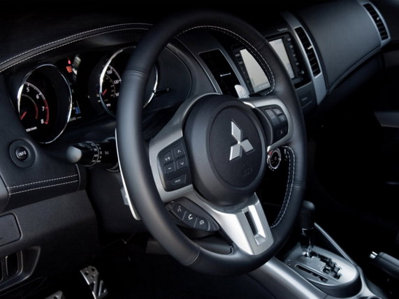 Mitsubishi Outlander XL