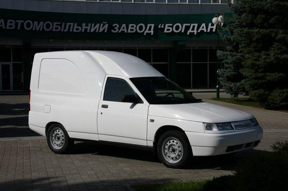 Фургон-&laquo;пирожок&raquo; на базе Lada-2110